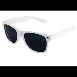 Plastic Vintage Retro Style Sunglasses white